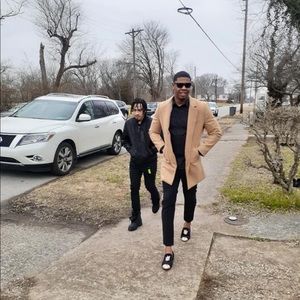 Meet your Posher, Treyvion